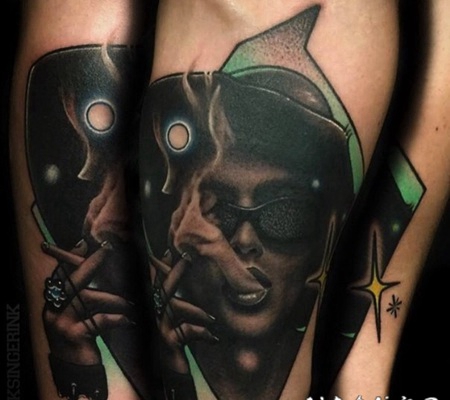 new school彩色烟雾女巫和眼镜手臂纹身图案