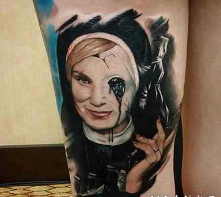 大腿恶魔女性恐怖风格纹身图案