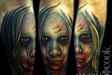彩色恐怖风格的神秘血腥女孩手臂纹身图案