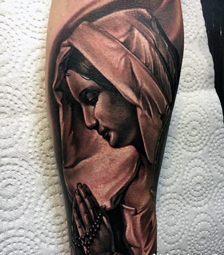 黑灰风格的祈祷女人手臂纹身图案