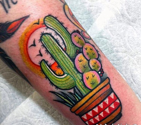手臂彩色的西式仙人掌纹身图案