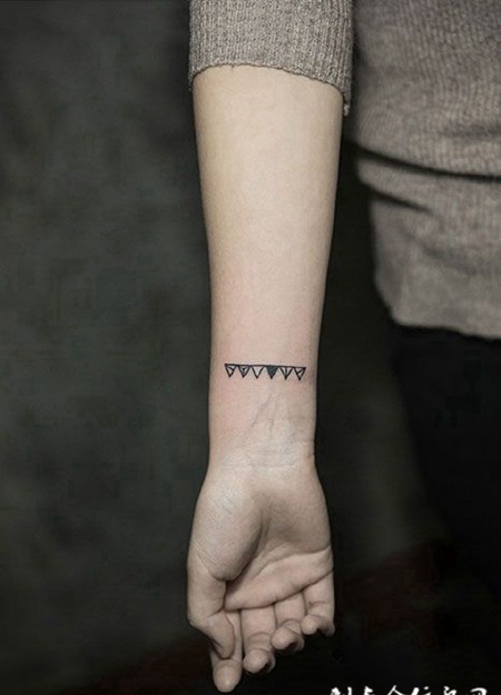 简约清新，手臂个性纹身图案