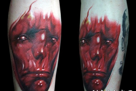 红色的恶魔肖像手臂纹身图案