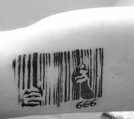 条形码和数字黑色手臂纹身图案