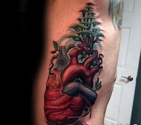 新风格的彩色心脏与树手臂纹身图案