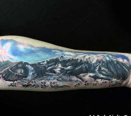 美丽的彩色各种山脉手臂纹身图案