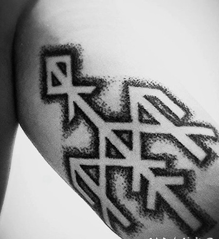 old school点刺古代部落符号手臂纹身图案