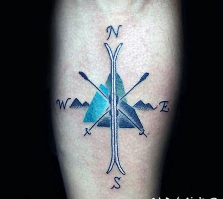 手臂彩色的山脉指南针个性纹身图案