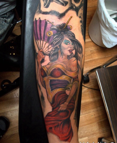 手臂日式性感艺妓彩绘纹身图案