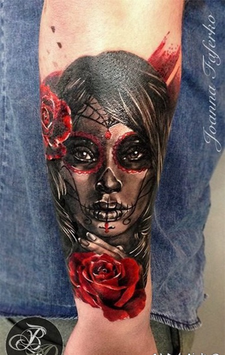 墨西哥传统风格的女子玫瑰手臂纹身图案