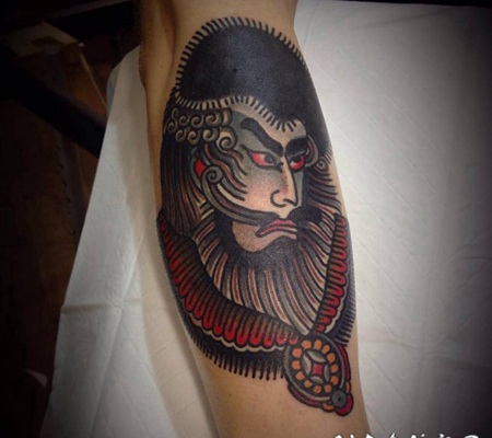 old school彩色的亚洲男子手臂纹身图案