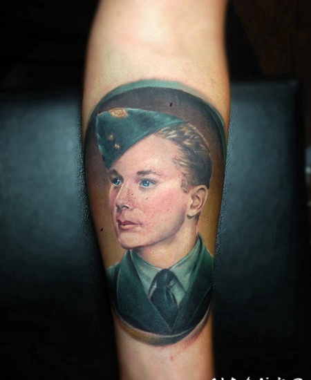 old school彩色欧美战士手臂纹身图案