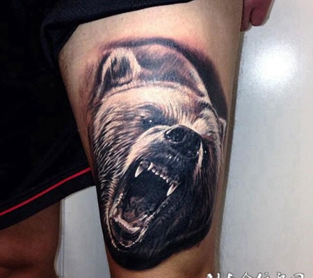 猛兽出没，大腿霸气灰熊纹身