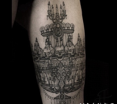 手臂黑灰骷髅水晶灯创意纹身图案