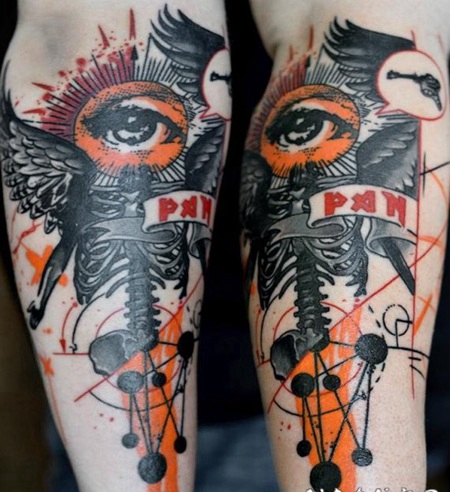 现代风格的彩色人体骨骼与翅膀手臂纹身图案