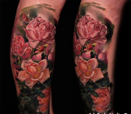 美丽的玫瑰逼真彩色手臂纹身图案