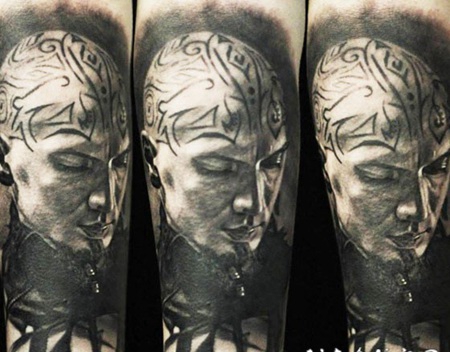 手臂写实刺青男性肖像纹身图案