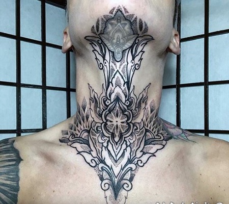 颈部点刺风格黑色梵花纹身图案