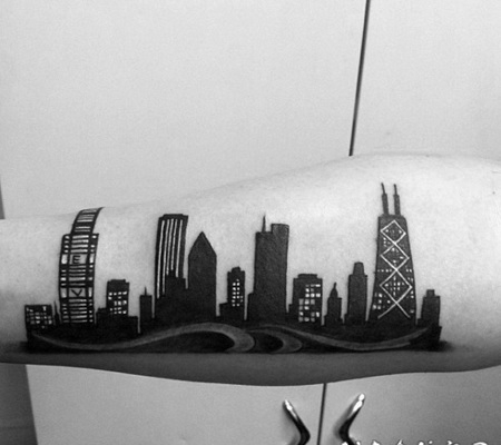 小臂黑色的夜间城市景观个性纹身图案
