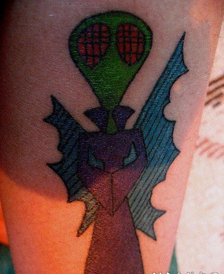 彩色的外星人牧师纹身图案