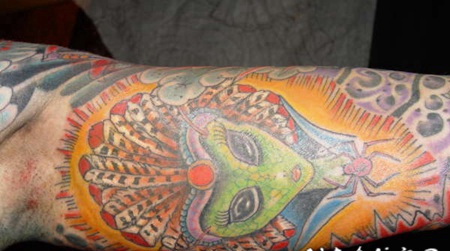 手臂绿色的印度风格外星生物纹身图案