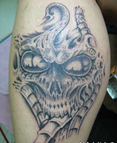 小腿邪恶的外星人黑色纹身图案