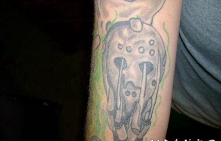 手臂可爱的小外星人纹身图案