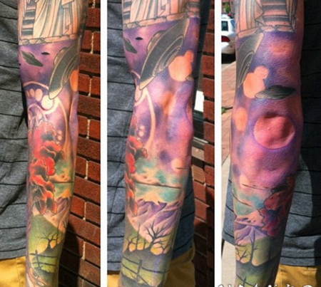 花臂彩色的外星人主题纹身图案