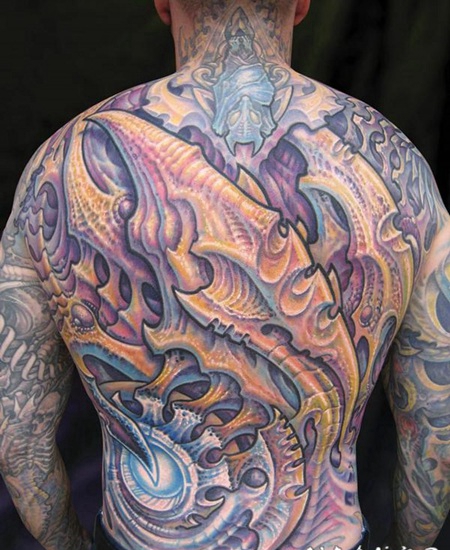 满背奇妙的五彩外星人骨骼纹身图案