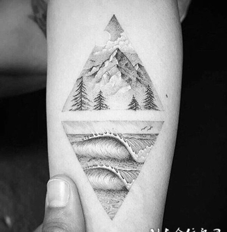大自然的神奇，手臂海浪与山峰点刺纹身
