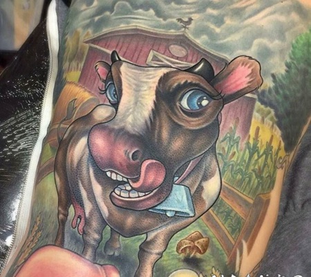 卡通风格农场和奶牛彩色手臂纹身图案