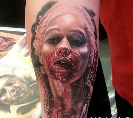 彩色恐怖风格血腥女人肖像手臂纹身图案