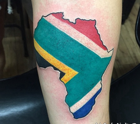 非洲地图彩色手臂纹身图案