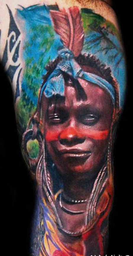 非常逼真的部落男性肖像彩色手臂纹身图案