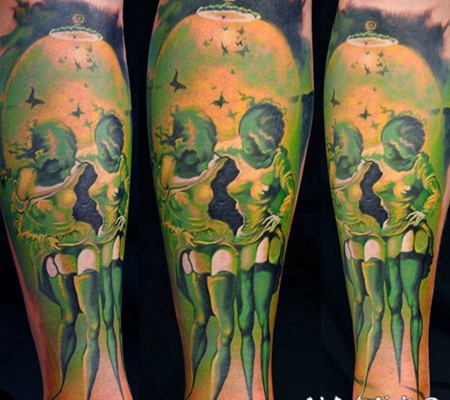 插画风格绿色性感女人和骷髅手臂纹身图案