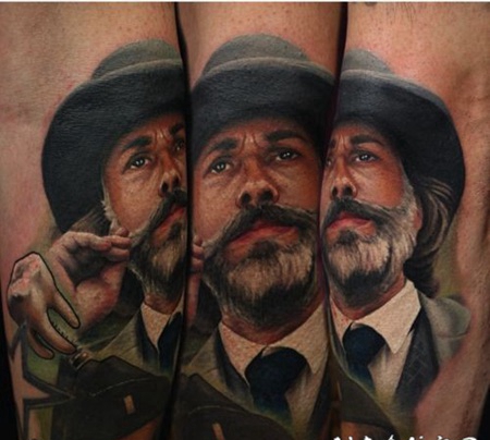 胡子男性肖像写实风格彩绘手臂纹身图案