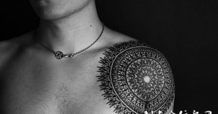 命运轮转，披肩曼陀罗图腾纹身