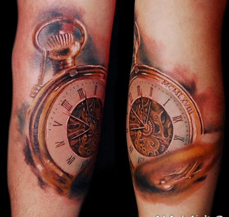 漂亮的逼真金色怀表手臂纹身图案