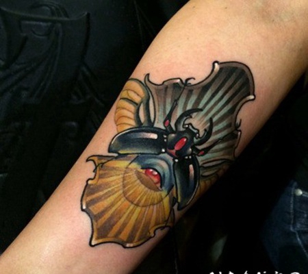 new school彩色的幻想昆虫手臂纹身图案