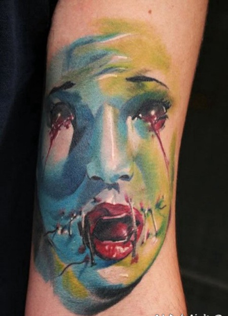 血腥怪物女人彩色手臂纹身图案