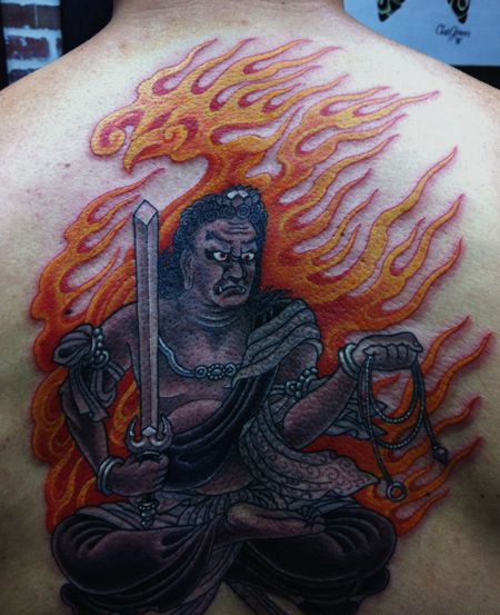 背部火焰不动明王纹身图案
