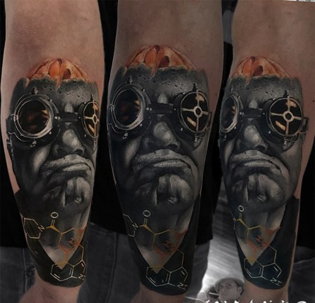 新流派彩色眼镜男子肖像手臂纹身图案