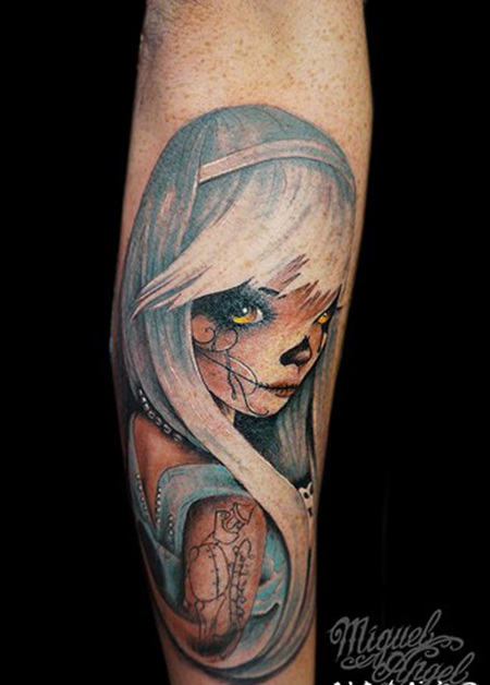 插画风格有趣的女人彩色手臂纹身图案