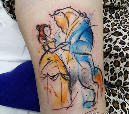 素描风格的彩色美女和怪兽手臂纹身图案