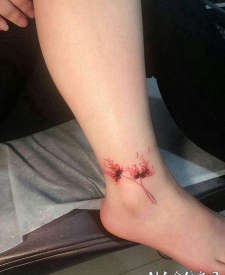 情迷彼岸花，脚踝处彼岸花彩绘纹身