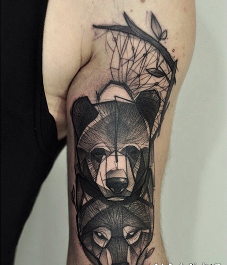 素描风格黑色熊猫和狼头与树手臂纹身图案