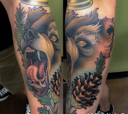 新流派彩色熊头与松果手臂纹身图案
