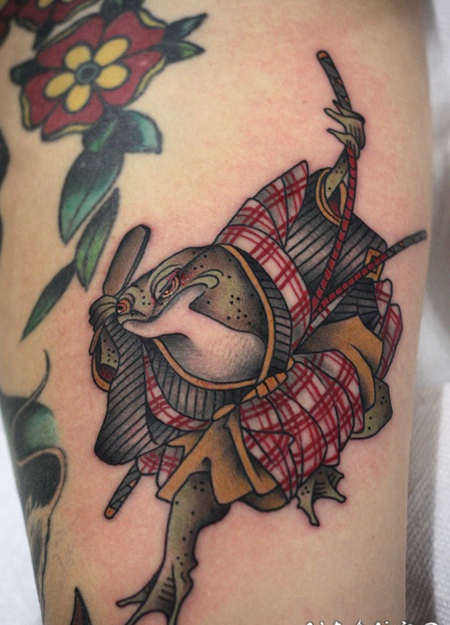 old school彩色战士青蛙手臂纹身图案