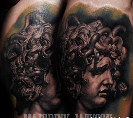 石雕风格伤心的美杜莎手臂纹身图案