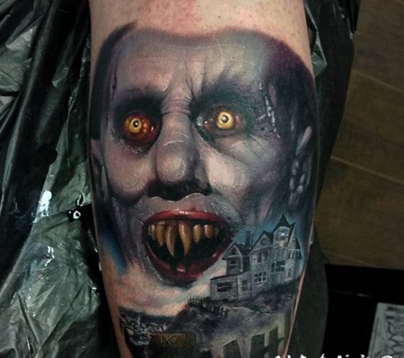 恐怖风格彩色吸血鬼与房子手臂纹身图案